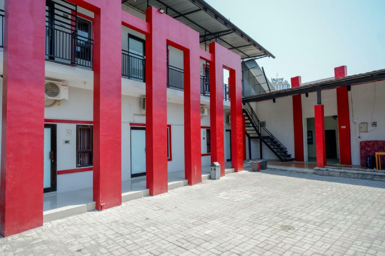 Reddoorz Syariah Near Alun Alun Tegal Hotel Exterior photo