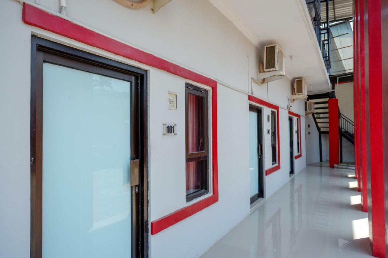 Reddoorz Syariah Near Alun Alun Tegal Hotel Exterior photo