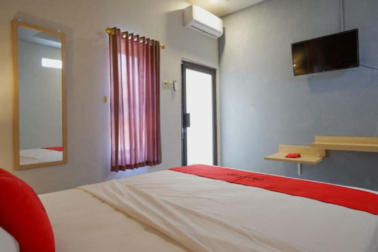 Reddoorz Syariah Near Alun Alun Tegal Hotel Exterior photo