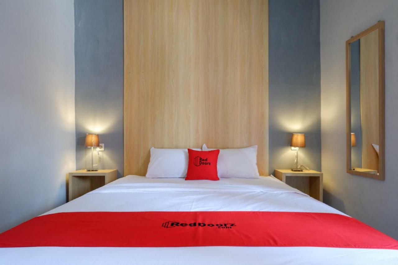 Reddoorz Syariah Near Alun Alun Tegal Hotel Exterior photo